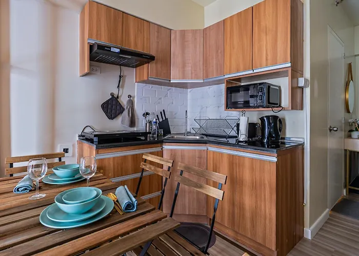 Apartment Open Glow - Avida Riala Tower 5